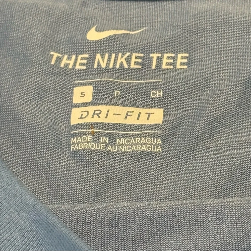 Nike‎ Sky Blue Camo Logo Long Sleeve Tee Size Small New with Tags Dri-Fit